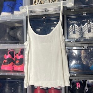 UO white Tank